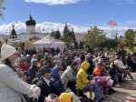 Танцплощадка развернулась на спектакле-реконструкции «На нашей улице Победа!» в Пскове