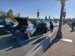 Два автомобиля столкнулись на Ольгинском мосту в Пскове