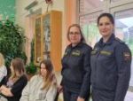 Приставы провели правовой ликбез и подарили праздник псковским детям