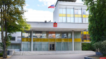 На посольство РФ в Швеции утром сбросили ёмкость с краской