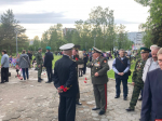 Цветы к мемориалу возложили в сквере Пограничников