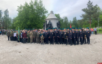 Цветы к мемориалу возложили в сквере Пограничников