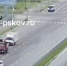 Момент падения мачты на улице Юбилейной в Пскове попал на видео - Pln-Pskov.Ru