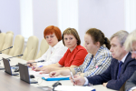 Борьбу с борщевиком и реконструкцию сельских бань обсудил экономический комитет Собрания