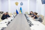 Накануне отчета Михаил Ведерников встретился с представителями фракций областного Собрания депутатов