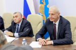 Деловой климат в регионе, ход строительства технопарка и адресные вопросы обсудили единороссы на встрече с губернатором
