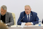 Деловой климат в регионе, ход строительства технопарка и адресные вопросы обсудили единороссы на встрече с губернатором