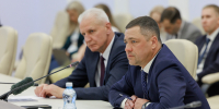 Парламентская оппозиция встретилась с губернатором в преддверии ежегодного отчёта - Собрание депутатов