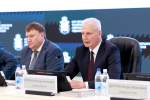 О деятельности областного правительства доложил депутатам Михаил Ведерников