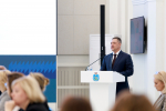О деятельности областного правительства доложил депутатам Михаил Ведерников