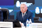 О деятельности областного правительства доложил депутатам Михаил Ведерников