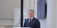 Михаил Ведерников был лаконичен и остановился на ключевых достижениях и вызовах, которые стоят перед Псковской областью. Фото: ПАИ - InformPskov.Ru