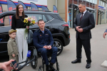Вручение ключей от автомобиля ветерану СВО