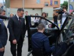 В Пскове ветеран СВО получил от фонда «Защитники Отечества» автомобиль с ручным управлением