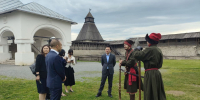 Делегация из китайского Мяньяна посетила Псковский кремль - Pln-Pskov.Ru