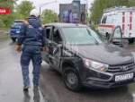 В Пскове столкнулись «Лада» и грузовик, пострадали два человека