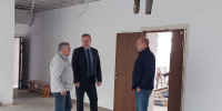 Армен Мнацаканян проконтролировал ход капремонта островской школы - InformPskov.Ru