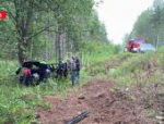 Автомобиль врезался в дерево в Печорском районе