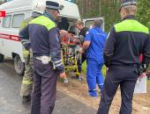 Автомобиль врезался в дерево в Печорском районе