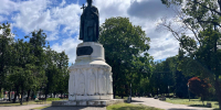Траву в Пскове не косят из-за конфликта подрядчика с субподрядчиком — Борис Елкин - Pln-Pskov.Ru