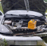 В Пскове водитель Opel «загнал» на газон Ford. ФОТО - Pln-Pskov.Ru