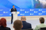 Михаил Ведерников вручил награды активным участникам реализации нацпроектов в регионе