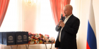 Борис Елкин вручил паспорта юным псковичам - Pln-Pskov.Ru