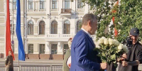 Леонид Слуцкий возложил цветы к памятнику княгини Ольги в Пскове  - Pln-Pskov.Ru