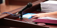В Пыталовском районе женщина воткнула нож в спину собутыльника : Псковская  Лента Новостей / ПЛН - Pln-Pskov.Ru