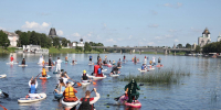 Сапы поплыли по реке Великой в Пскове в рамках «SUP-феста». ВИДЕО - Pln-Pskov.Ru