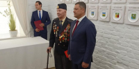Псковский губернатор вручил паспорт выдворенному из Латвии 98-летнему ветерану - InformPskov.Ru