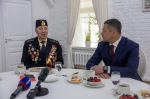 Губернатор вручил российский паспорт вернувшемуся из Латвии ветерану Великой Отечественной войны