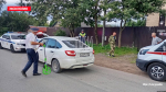Несовершеннолетний попал под машину на Крестовском шоссе в Пскове