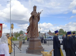 Памятник княгине Ольге открыли у псковского аэропорта
