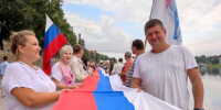 Председатель облсовпрофа поздравил псковичей с Днем флага России - Псковская правда