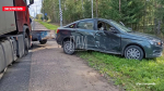 Два человека пострадали при столкновении грузовика и легковушки в Псковском районе