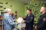 Псковские полицейские участвуют в акции «Помоги пойти учиться»
