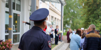 Праздничные линейки проходят в школах Псковской области под охраной полиции - InformPskov.Ru