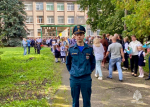 Сотрудники МЧС обеспечили пожарную безопасность на торжественных линейках