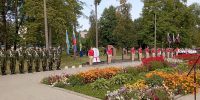 Стелу в честь Героя России Владислава Макарова открыли в Невеле - Правительство Псковской области