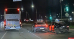 Пассажирский автобус врезался в стоящий на перекрестке автомобиль в Пскове. ВИДЕО