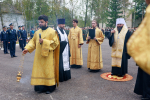 Памятник погибшим вертолётчикам открыли в Острове в региональную памятную дату