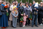 Памятник погибшим вертолётчикам открыли в Острове в региональную памятную дату