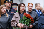 Памятник погибшим вертолётчикам открыли в Острове в региональную памятную дату