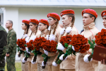 Памятник погибшим вертолётчикам открыли в Острове в региональную памятную дату