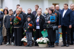 Памятник погибшим вертолётчикам открыли в Острове в региональную памятную дату