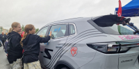 Конкурс по раскраске автомобиля проходит на автофестивале ПЛН в Пскове - Pln-Pskov.Ru