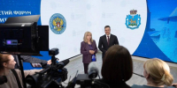 Михаил Ведерников поздравил членов избирательных комиссий с профессиональным праздником - InformPskov.Ru