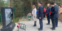 Памяти героев: делегация Казахстана почтила павших при освобождении Невельского и Новосокольнического районов - ГТРК Псков