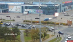 Момент столкновения двух автомобилей на улице Коммунальной в Пскове попал на видео